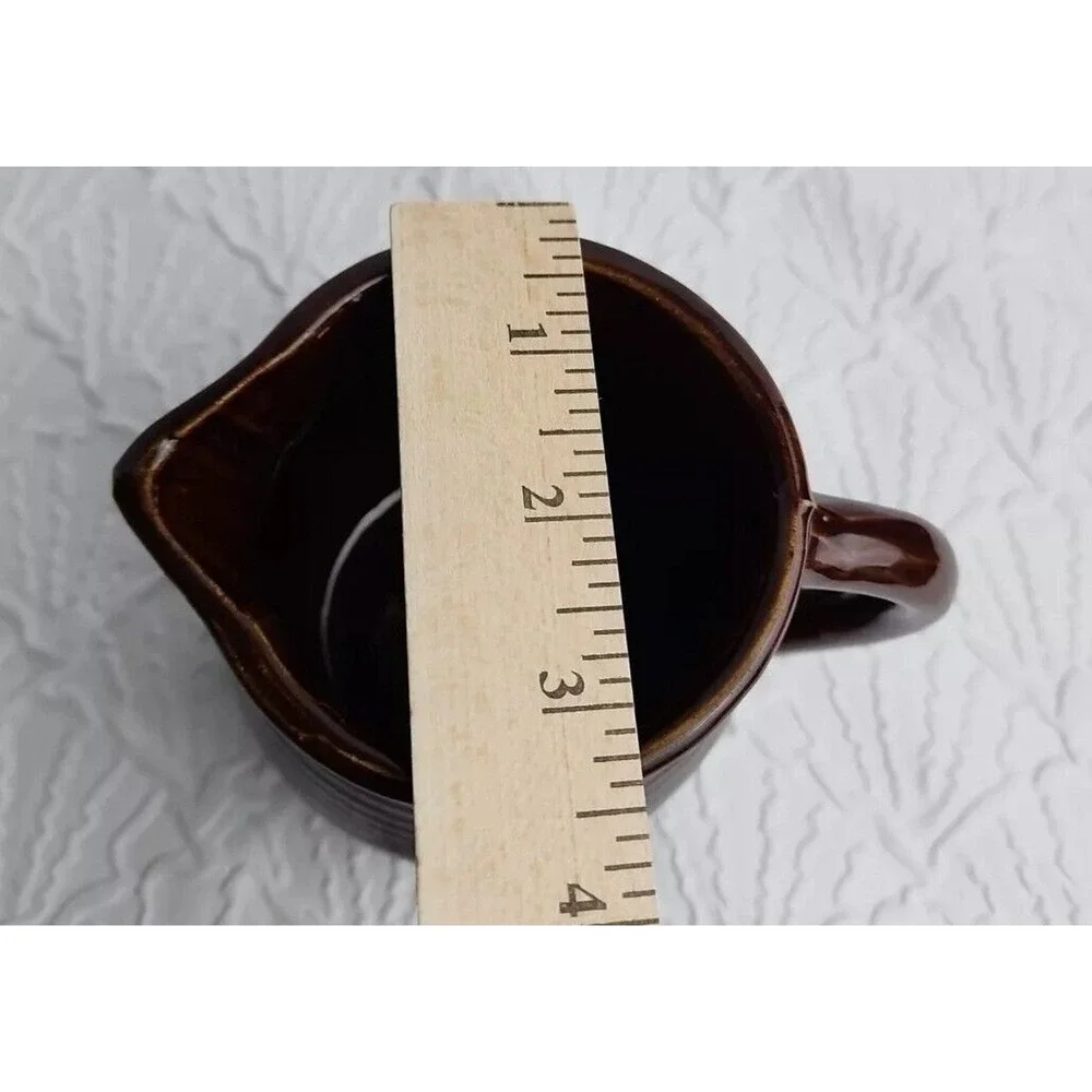 VINTAGE WESTERN STONEWARE‎ MAPLE LEAF Beehive Design MILK PITCHER